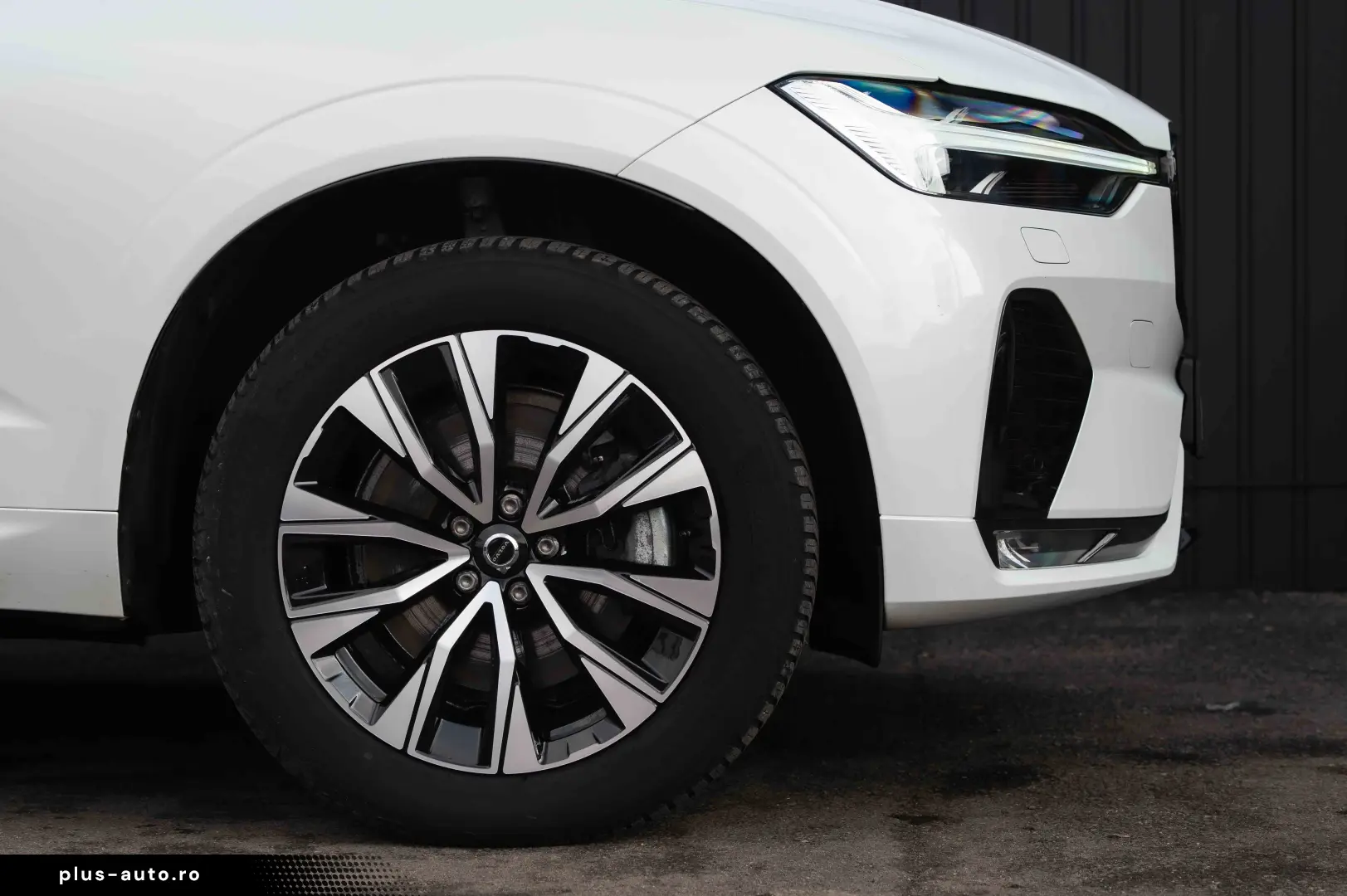 Volvo XC 60 B4 MHEV AT8 AWD R-Design