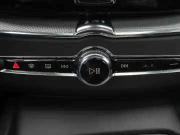 Volvo XC 60 B4 MHEV AT8 AWD R-Design