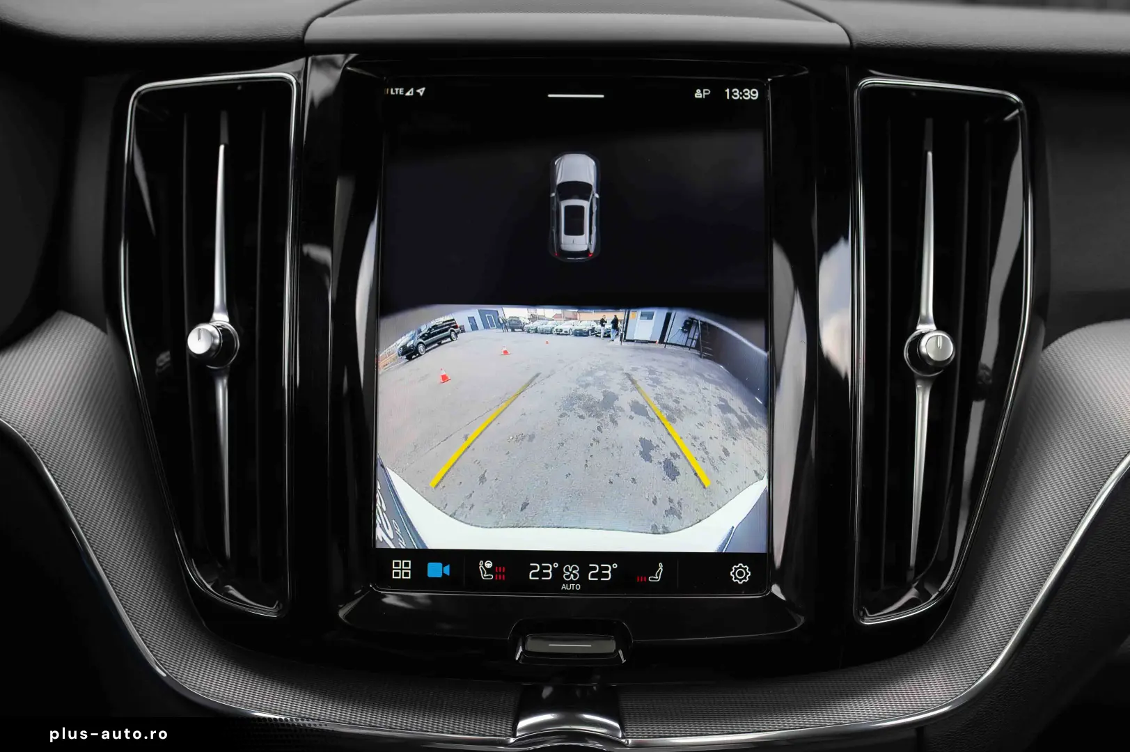 Volvo XC 60 B4 MHEV AT8 AWD R-Design