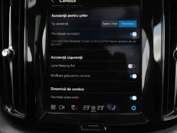 Volvo XC 60 B4 MHEV AT8 AWD R-Design