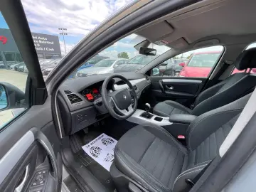 Renault Laguna 2.0 dCi Base