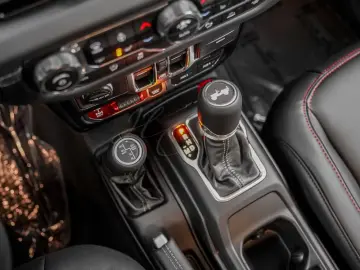 Jeep 2026 4-Door Rubicon X 3.6L V6   RECON