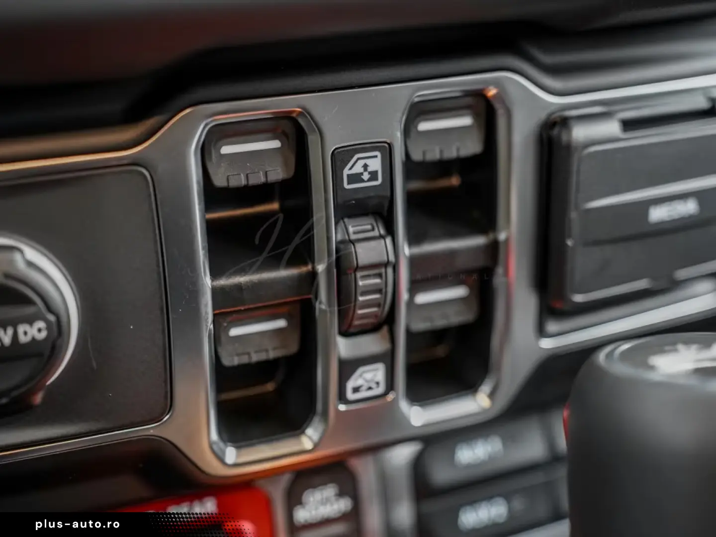 Jeep 2026 4-Door Rubicon X  3.6L V6   35