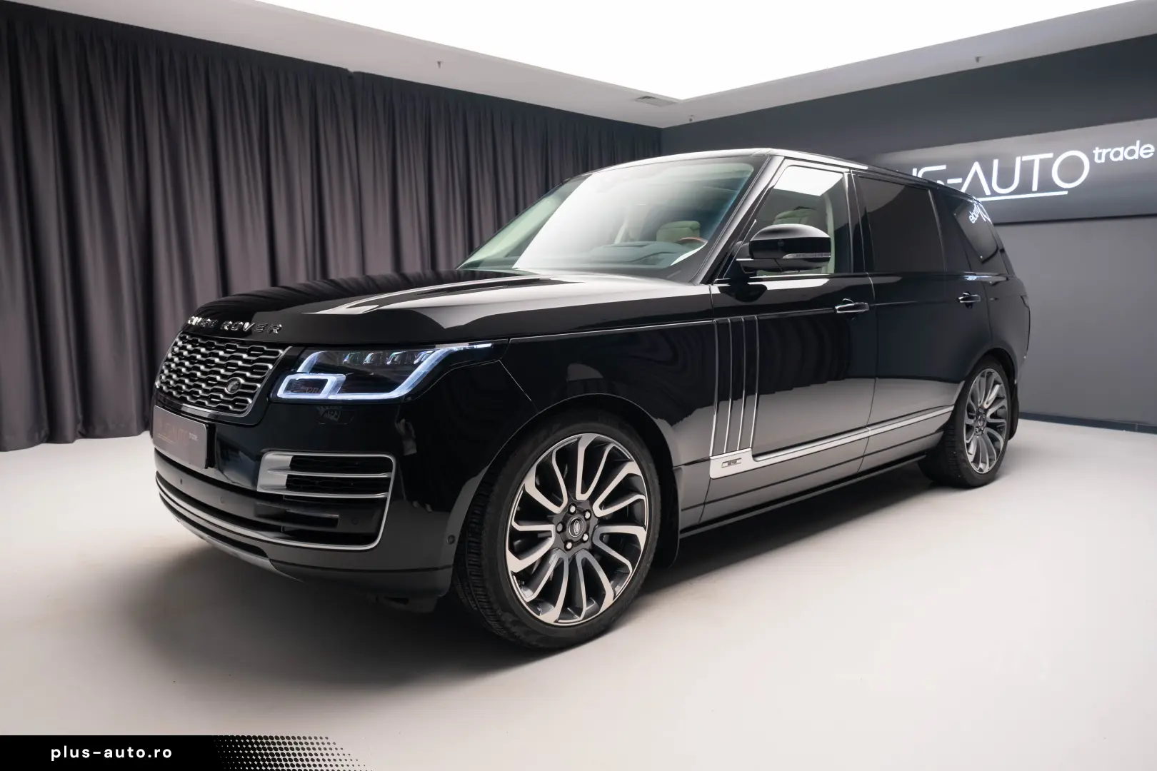 Range Rover LWB SV Autobiography