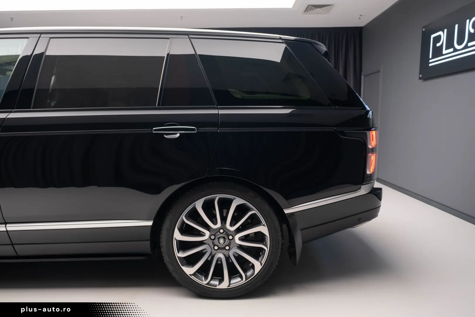 Range Rover LWB SV Autobiography