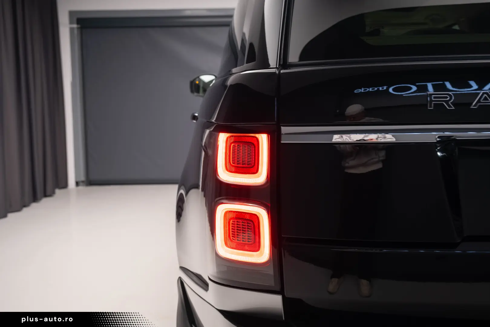 Range Rover LWB SV Autobiography