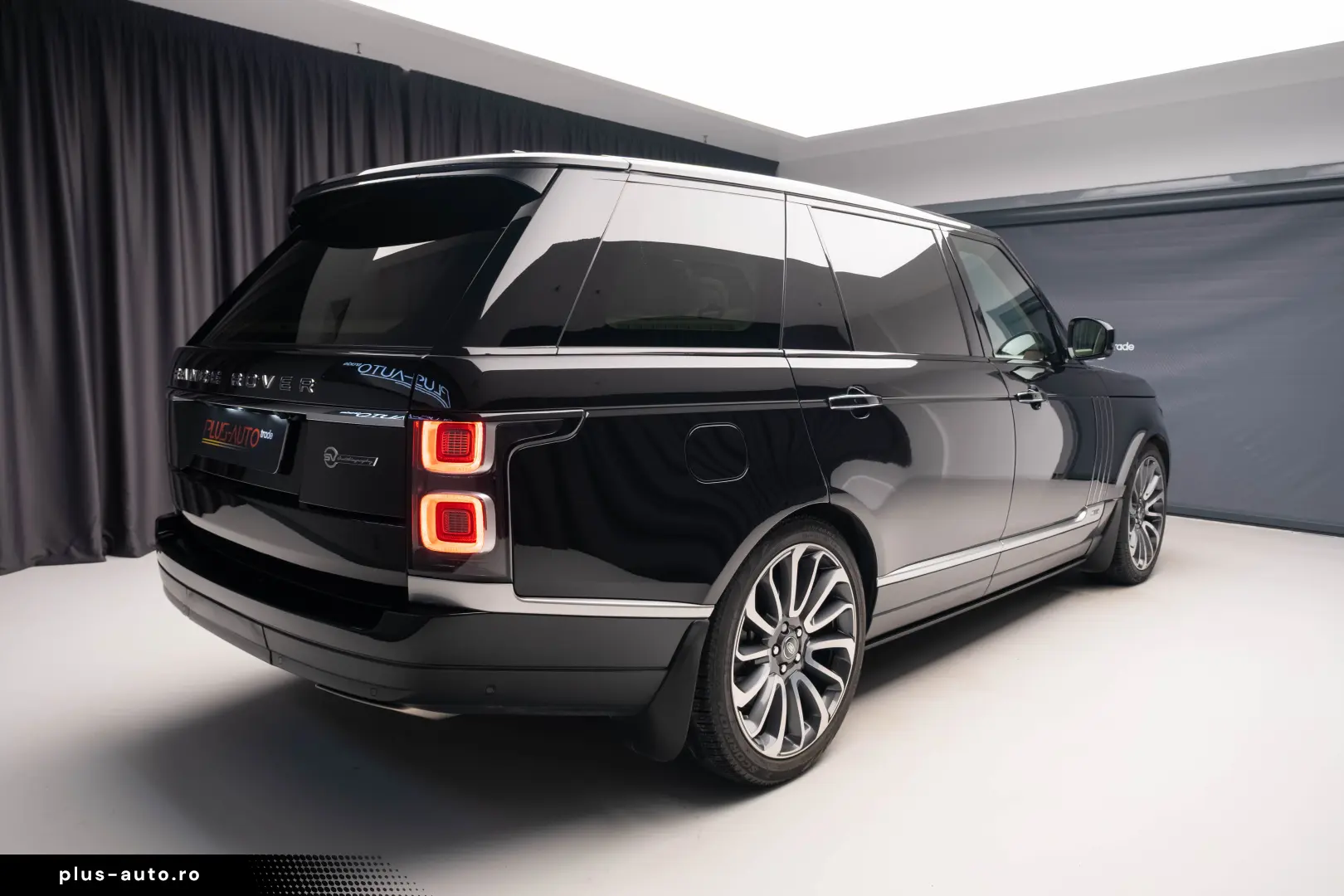 Range Rover LWB SV Autobiography