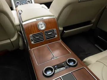 Range Rover LWB SV Autobiography