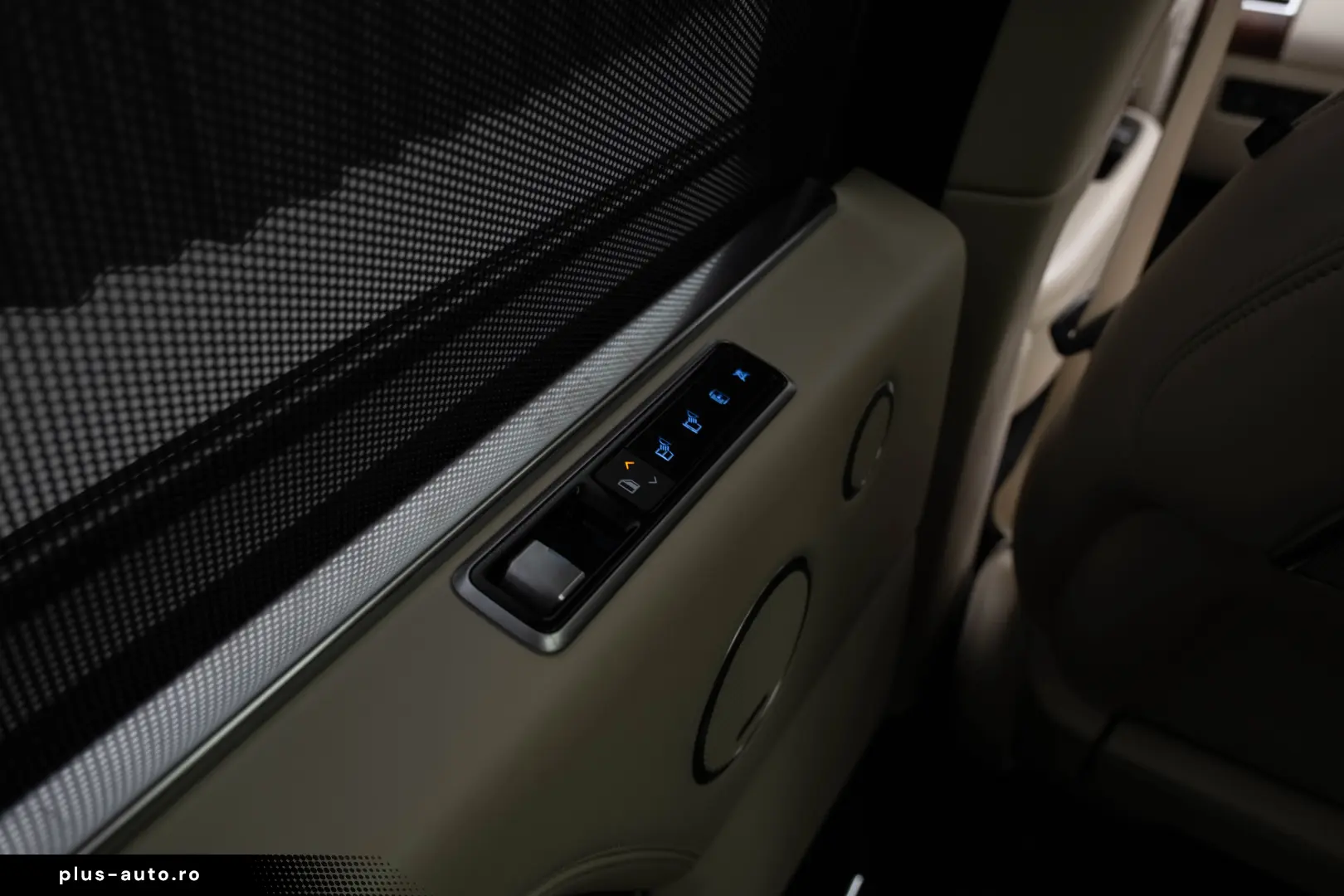 Range Rover LWB SV Autobiography