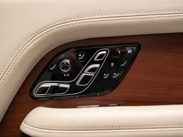 Range Rover LWB SV Autobiography