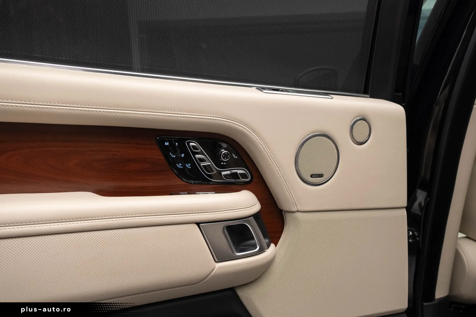 Range Rover LWB SV Autobiography