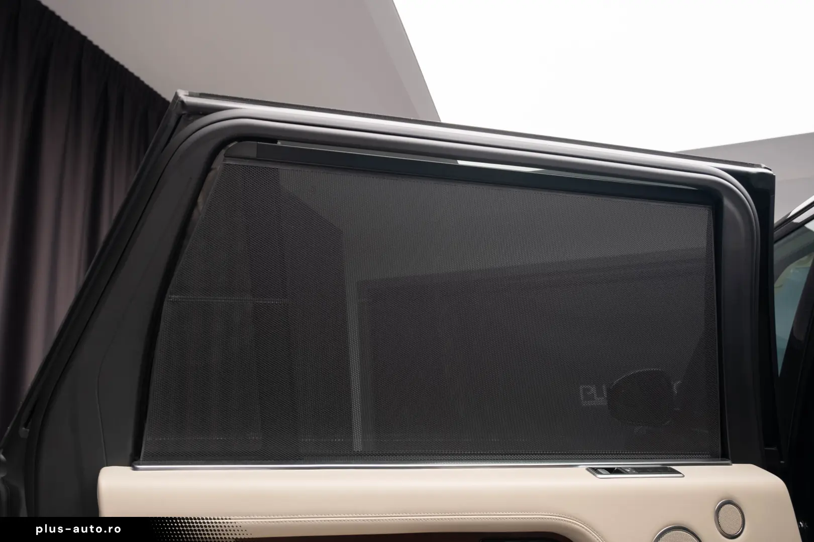 Range Rover LWB SV Autobiography