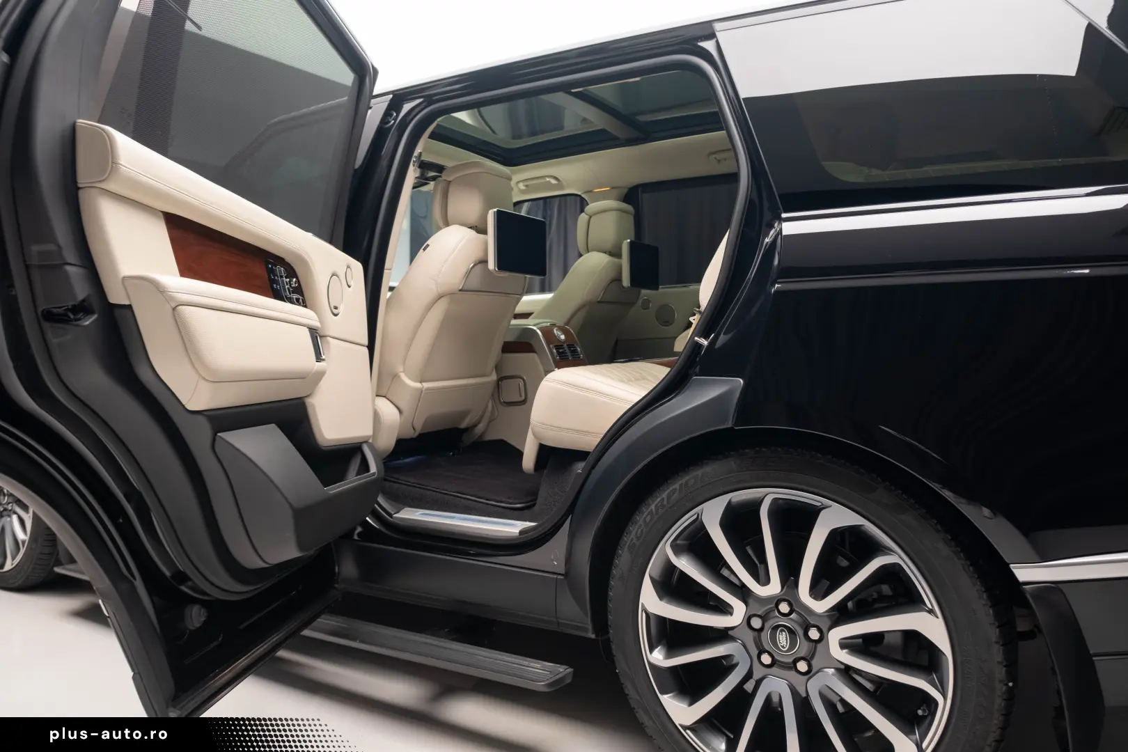 Range Rover LWB SV Autobiography