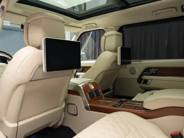 Range Rover LWB SV Autobiography