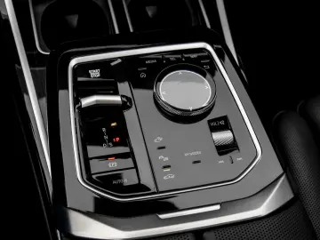 BMW 740d xDrive M SPORT PRO AHK HuD DA PROF 360