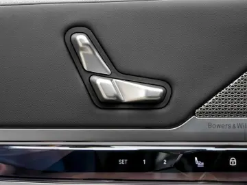 BMW 740d xDrive M SPORT PRO AHK HuD DA PROF 360