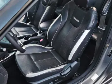 GARANTIE 1AN•RATE•Navi•Panoramic•Camera•Piele•Keyless