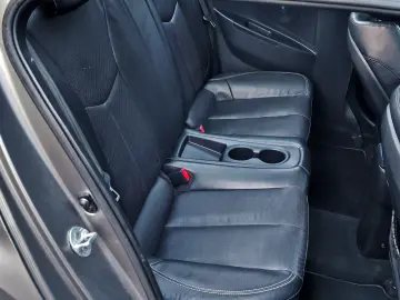 GARANTIE 1AN•RATE•Navi•Panoramic•Camera•Piele•Keyless