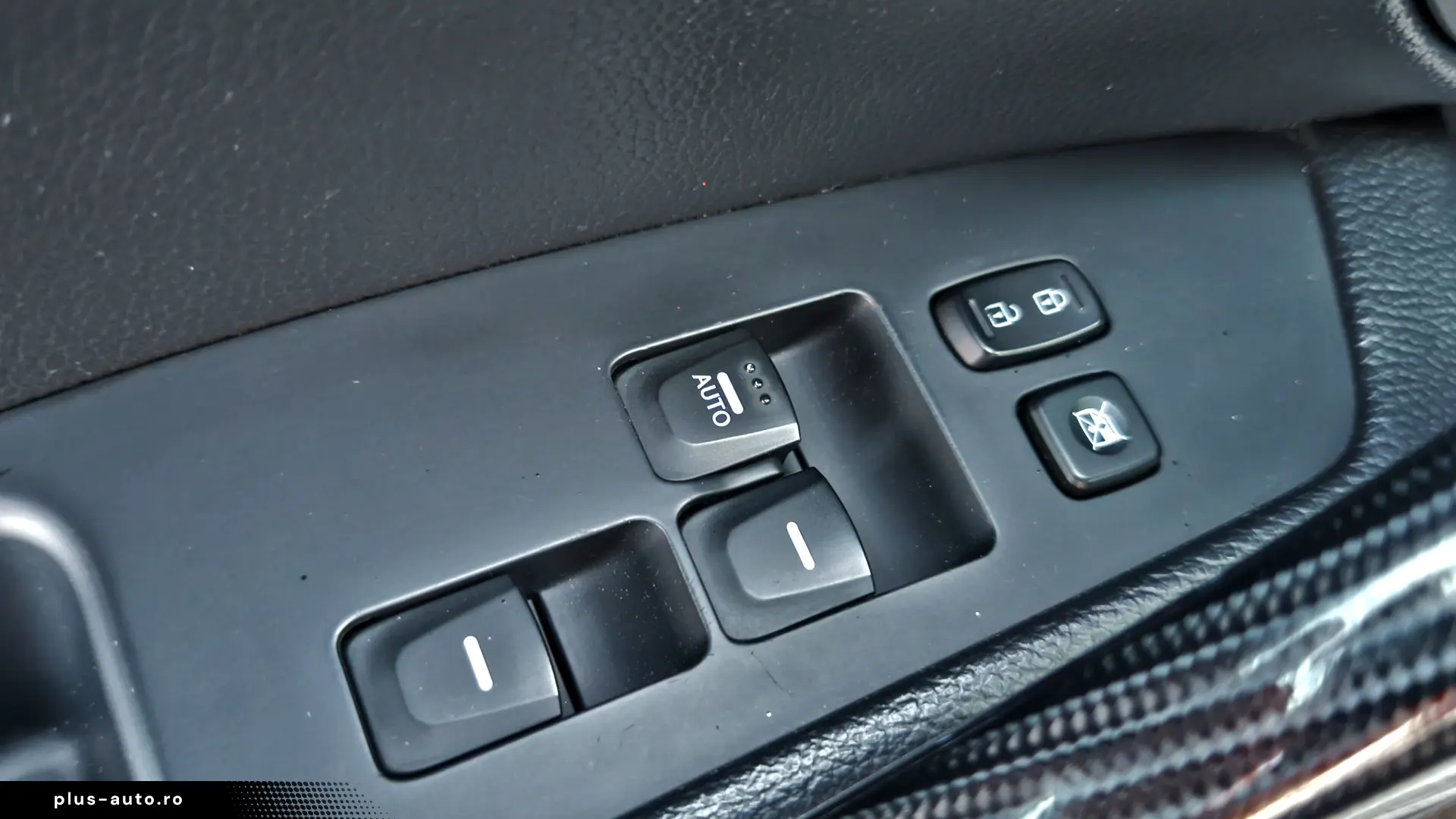 GARANTIE 1AN•RATE•Navi•Panoramic•Camera•Piele•Keyless