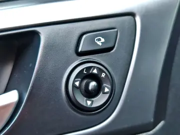 GARANTIE 1AN•RATE•Navi•Panoramic•Camera•Piele•Keyless