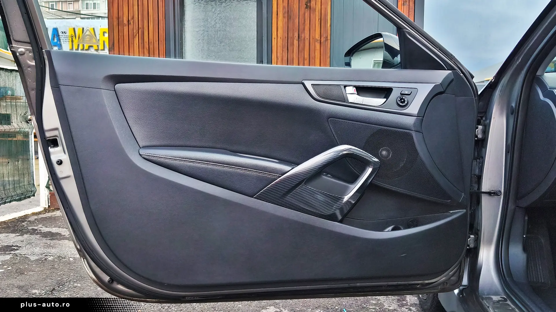 GARANTIE 1AN•RATE•Navi•Panoramic•Camera•Piele•Keyless