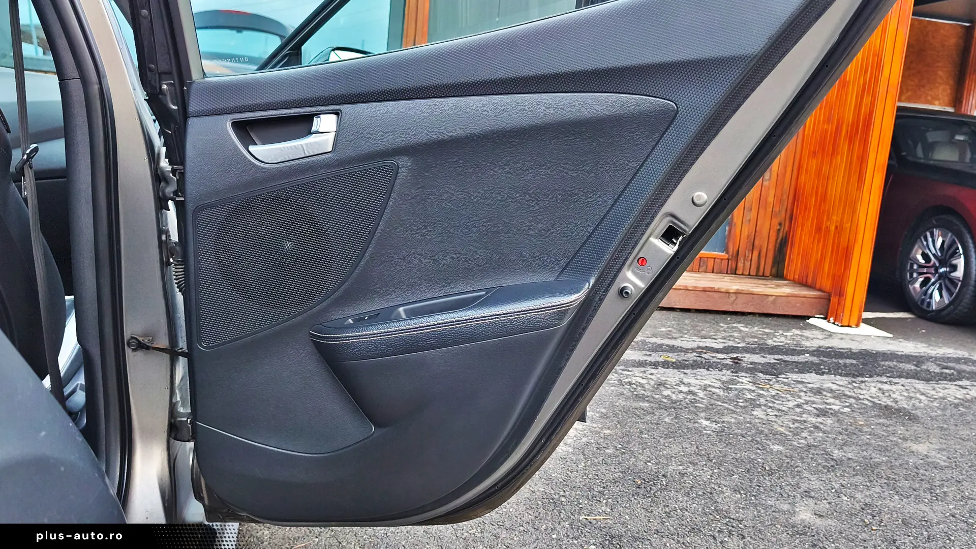 GARANTIE 1AN•RATE•Navi•Panoramic•Camera•Piele•Keyless