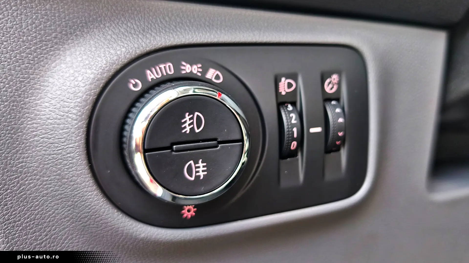 GARANTIE 1AN•RATE•Navi•Xenon•Camera•Piele