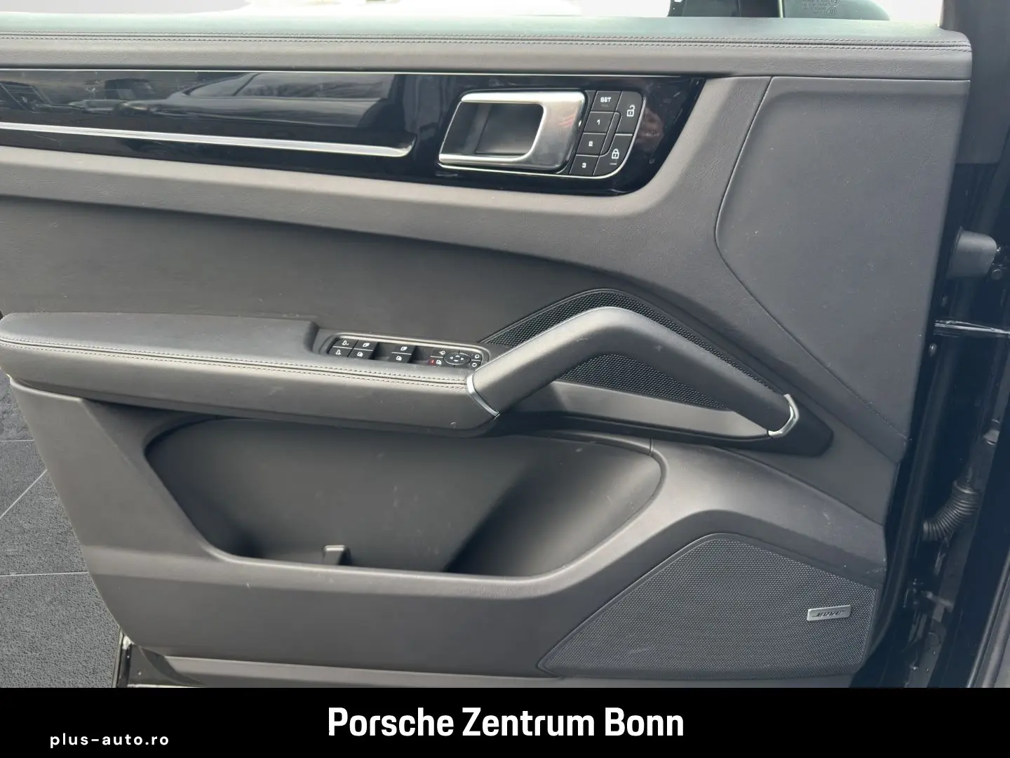 PORSCHE Cayenne Platinum Edition Surround-View Panorama