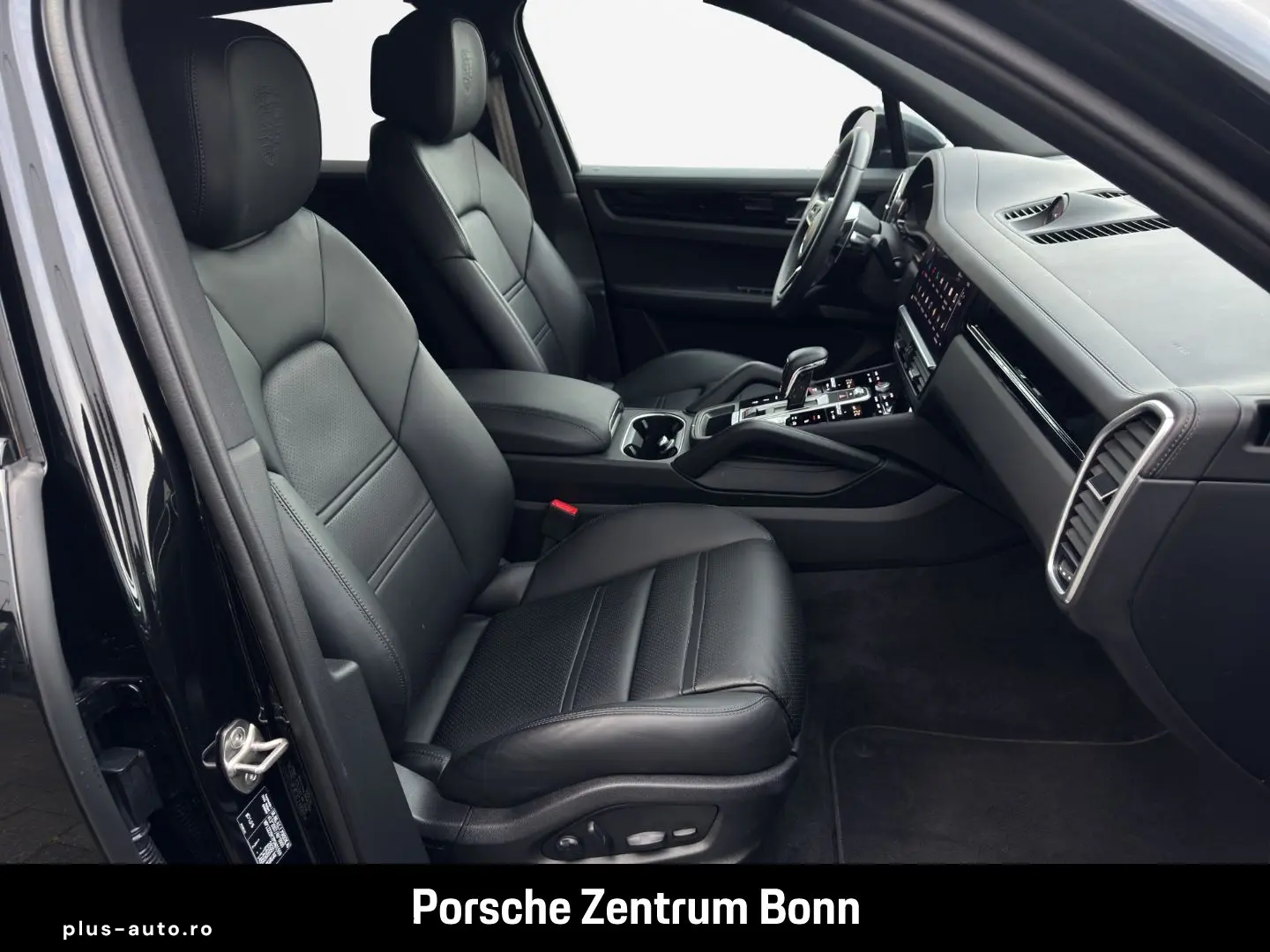 PORSCHE Cayenne Platinum Edition Surround-View Panorama