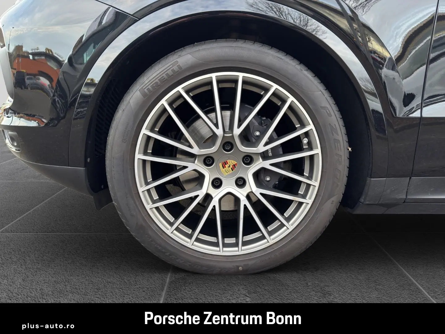 PORSCHE Cayenne Platinum Edition Surround-View Panorama