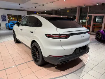PORSCHE Cayenne Coupe Platinum Edition  APPROVED ACC 22
