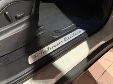 PORSCHE Cayenne Coupe Platinum Edition  APPROVED ACC 22