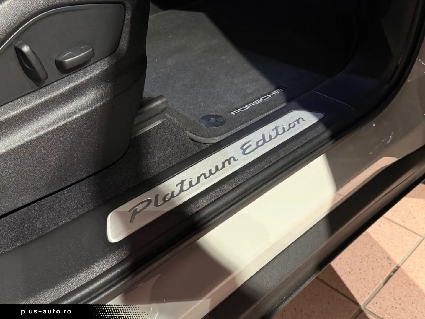 PORSCHE Cayenne Coupe Platinum Edition  APPROVED ACC 22