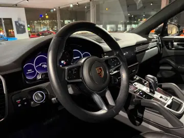 PORSCHE Cayenne Coupe Platinum Edition  APPROVED ACC 22