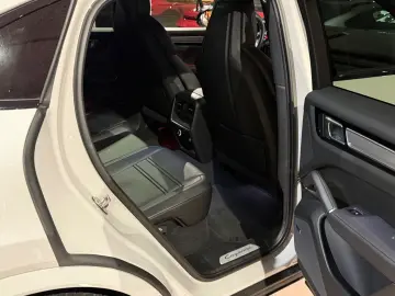 PORSCHE Cayenne Coupe Platinum Edition  APPROVED ACC 22