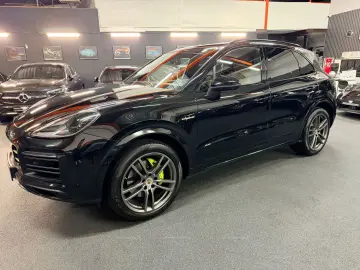 PORSCHE Cayenne E-Hybrid SportDesign PANO PDLS BOSE 21