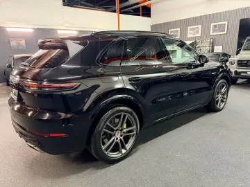 PORSCHE Cayenne E-Hybrid SportDesign PANO PDLS BOSE 21