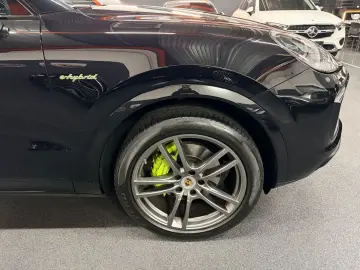 PORSCHE Cayenne E-Hybrid SportDesign PANO PDLS BOSE 21