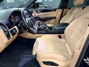 PORSCHE Cayenne E-Hybrid SportDesign PANO PDLS BOSE 21