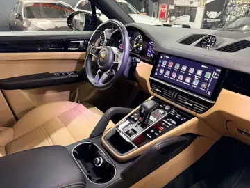 PORSCHE Cayenne E-Hybrid SportDesign PANO PDLS BOSE 21