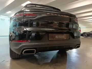 PORSCHE Cayenne Coupe E-Hybrid