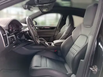 PORSCHE Cayenne Coupe E-Hybrid