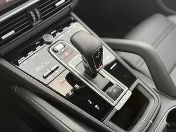 PORSCHE CAYENNE COUPE E-Hybrid PLAT.ED 5SITZ HEADUP 1HD