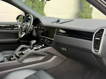 PORSCHE CAYENNE COUPE E-Hybrid PLAT.ED 5SITZ HEADUP 1HD