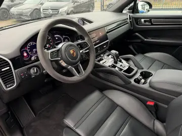 PORSCHE Cayenne COUPE E-Hybrid 3.0 AWD Hinterachslenkung