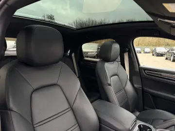 PORSCHE Cayenne COUPE E-Hybrid 3.0 AWD Hinterachslenkung