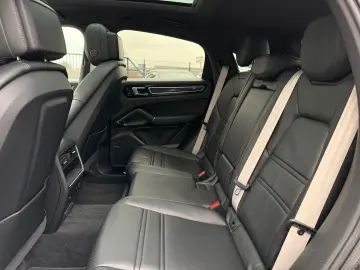 PORSCHE Cayenne COUPE E-Hybrid 3.0 AWD Hinterachslenkung