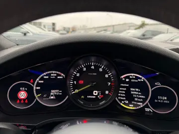 PORSCHE Cayenne COUPE E-Hybrid 3.0 AWD Hinterachslenkung