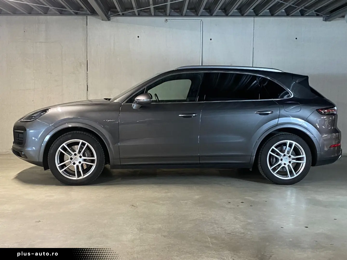 PORSCHE Cayenne E-Hybrid   Hinterachslenkung   PDCC