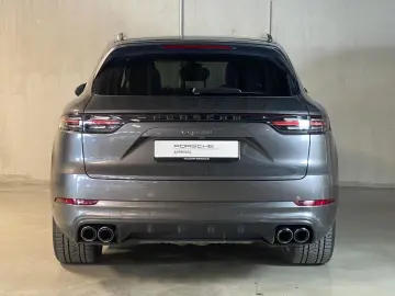 PORSCHE Cayenne E-Hybrid   Hinterachslenkung   PDCC